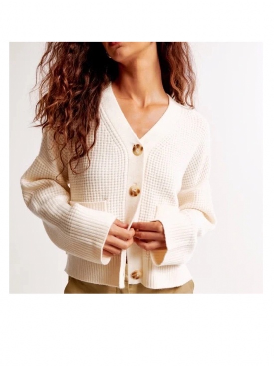 Abercrombie & Fitch Sweaters - Abercrombie and Fitch Seed Stitch Cardigan size xs cream